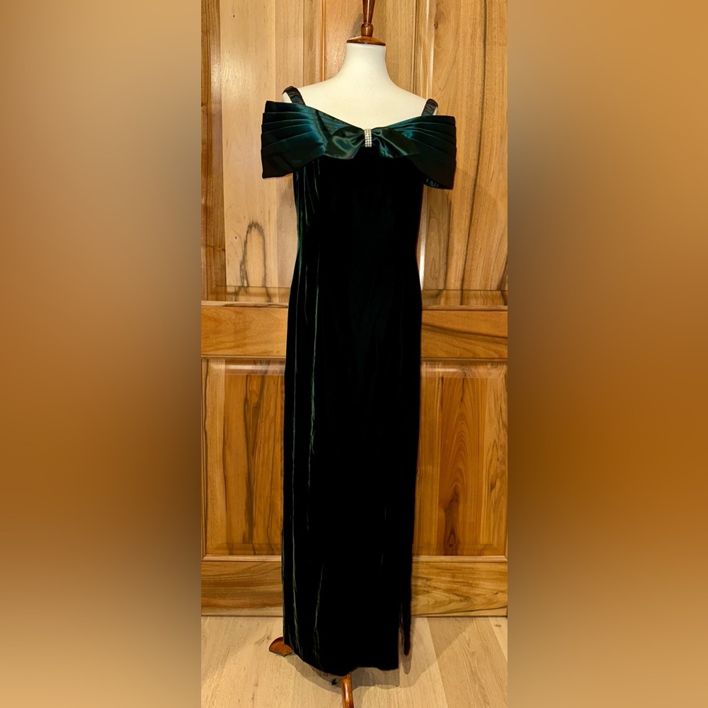 VTG Reggio Velvet Deep Emerald Full-Length Gown - Rhinestone Bow VGUC - 14